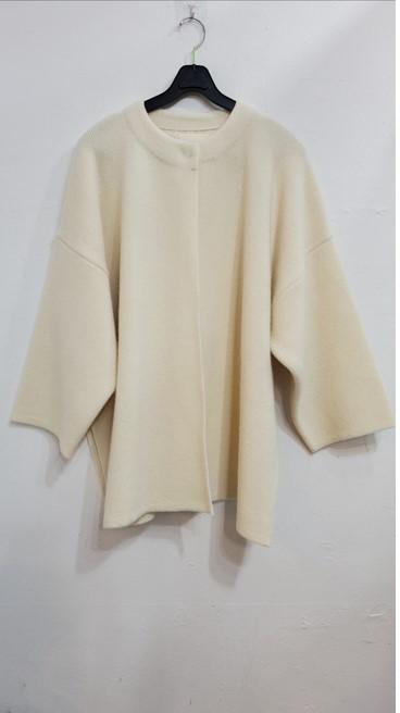 아크슬림핏 코트