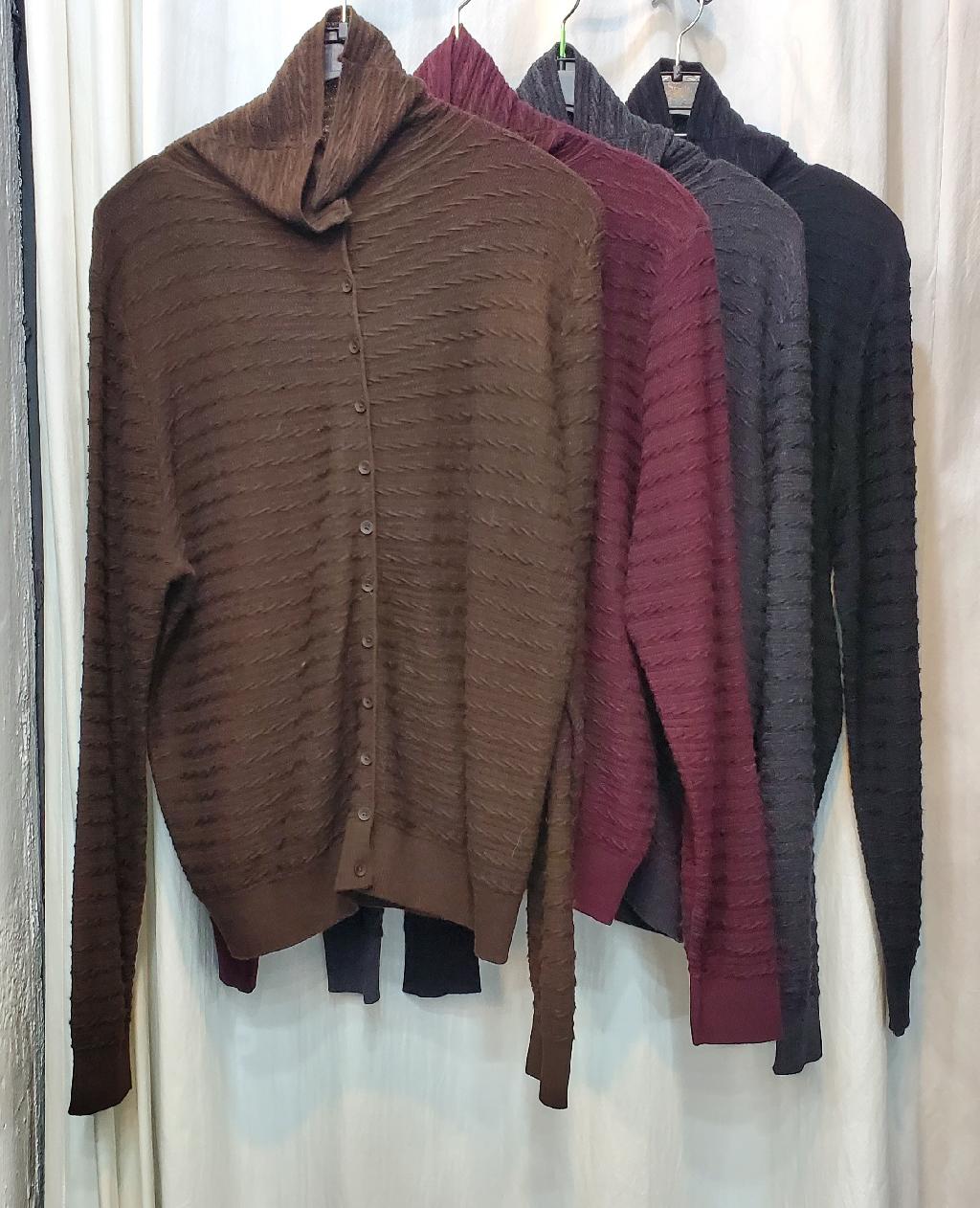 꽈배기돌돌이콩단추가디건