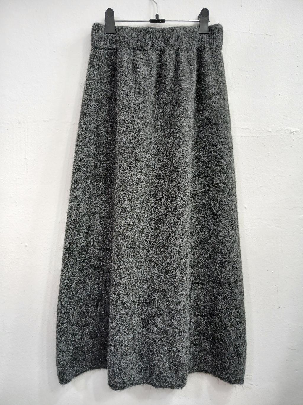 메탈릭H라인니트스커트