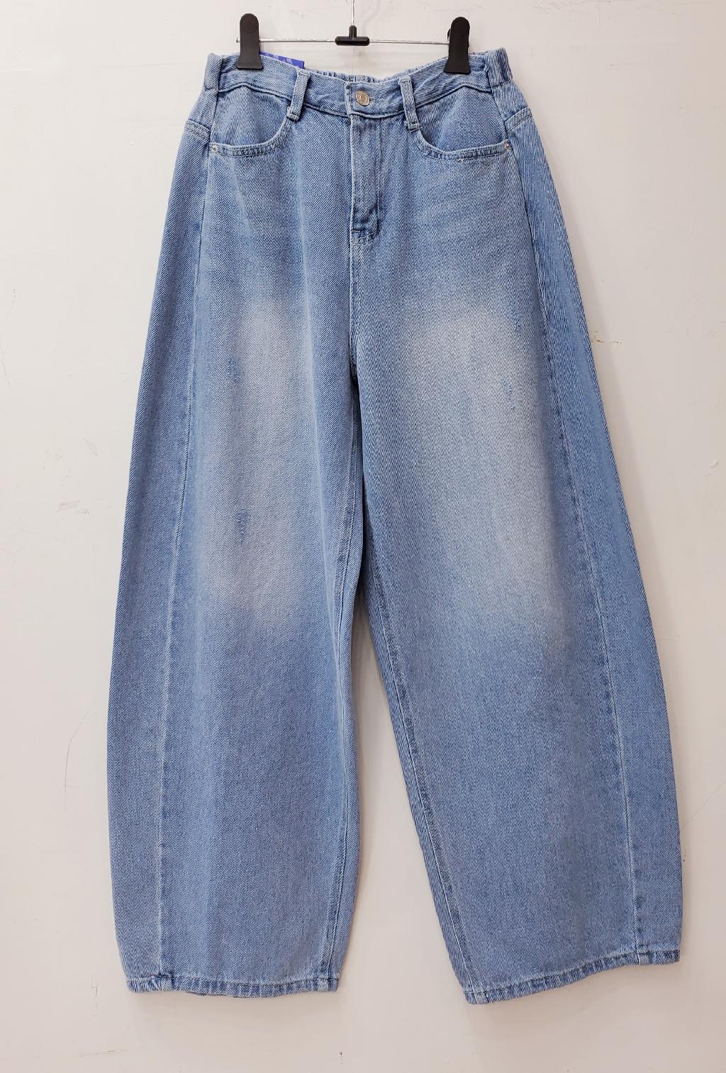 앞디테일뒷절개연청바지(뒷허리밴딩,스판있음)