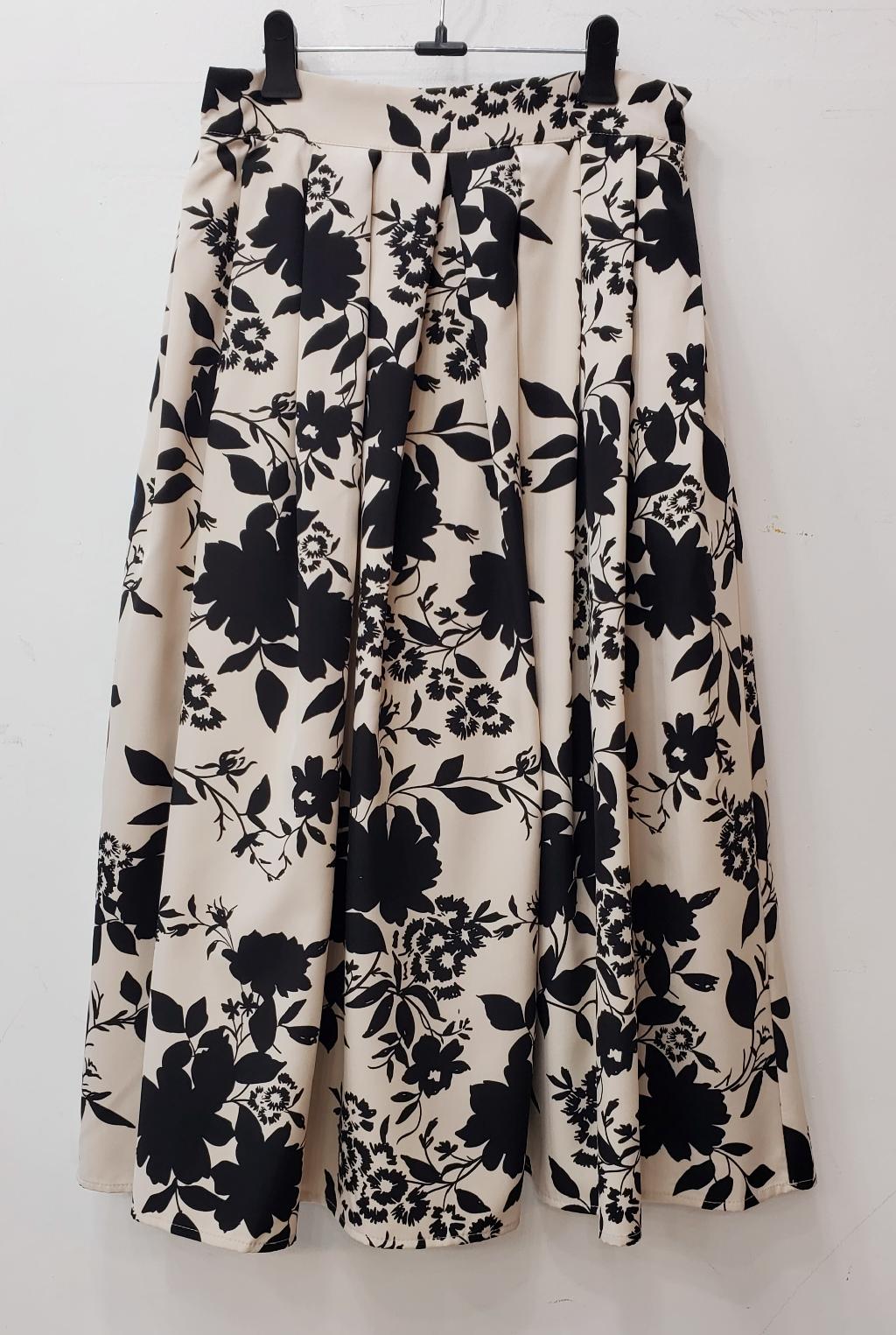 블랙플라워플레어치마