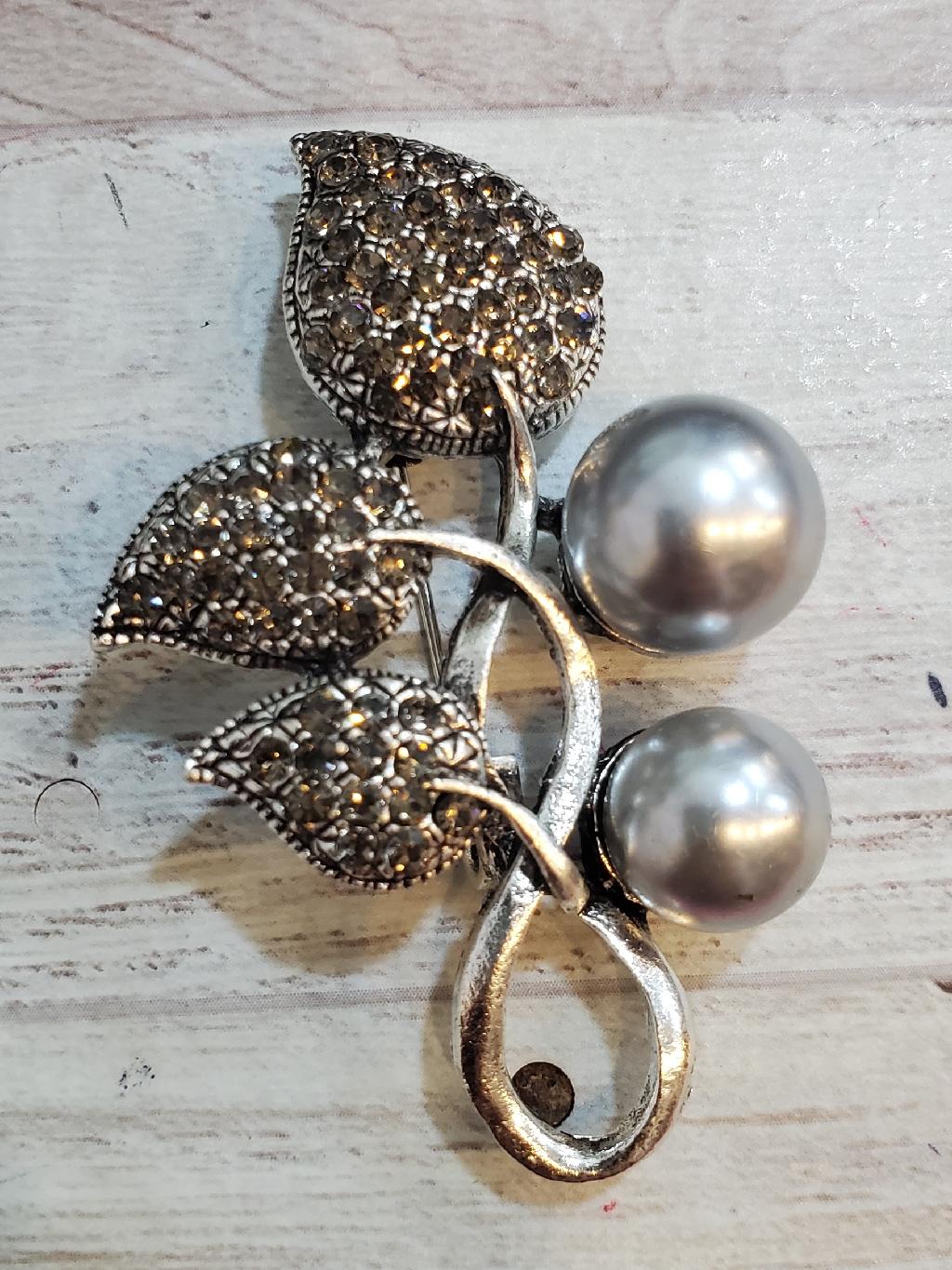 진주큐빅브로찌