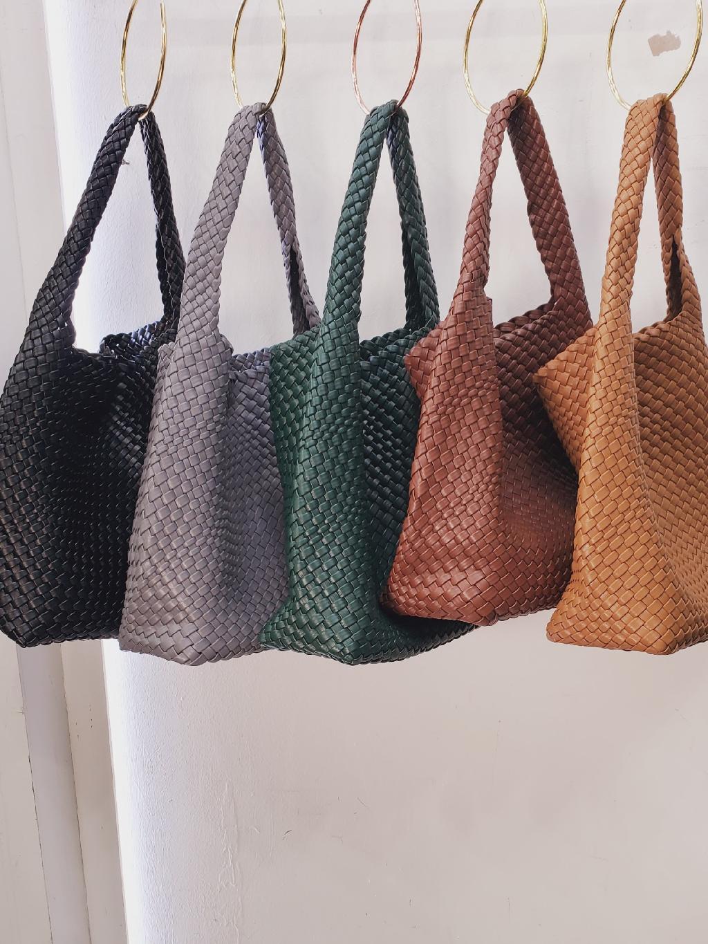 보데꼬임숄더백(대자)(파우치포함)32x14x33